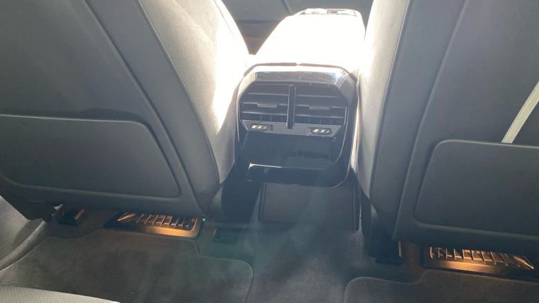 BMW iX 400kW xDrive60 M Sport 112kWh 5dr Auto [Skylounge] Electric Estate